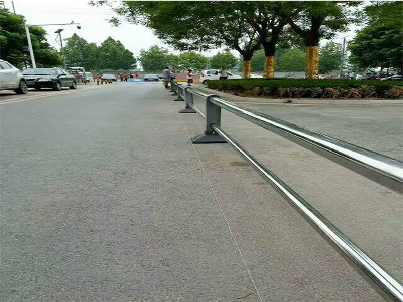 不鏽鋼道路護欄
